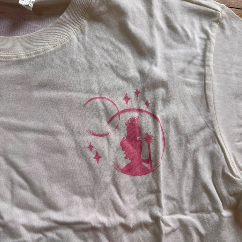 Wicked Movie‎ Glinda Ariana Grande Graphic Tee Cream Gold Embroidered Small